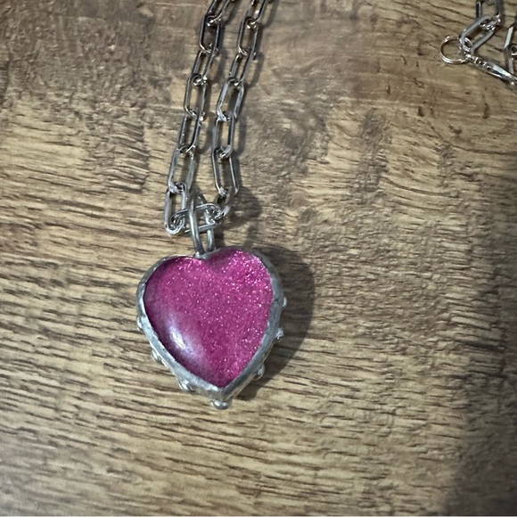 New gorgeous pink glitter heart necklace. Double sided heart. - Picture 4 of 4
